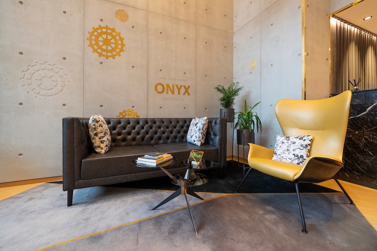 Onyx Apartment Lobby Seating Area